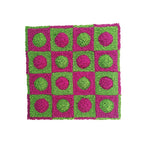 Foto completa de cuadro realizado en punch needle. Color verde y buganvilla.